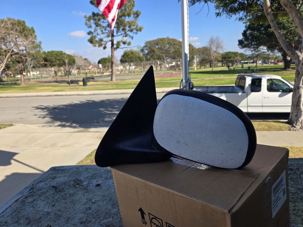 2001 - 2006 F150 DRIVERS SIDE MIRROR
