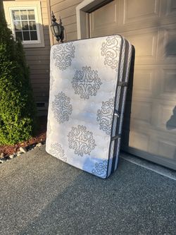 Full size mattress