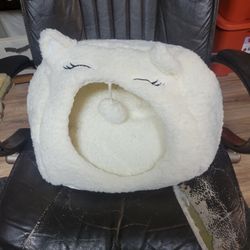 Cat Head Cat Bed
