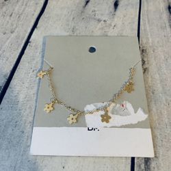 BP Gold tone Mini Flower Charm Dangle Pendant Chain Necklace Delicate Dainty