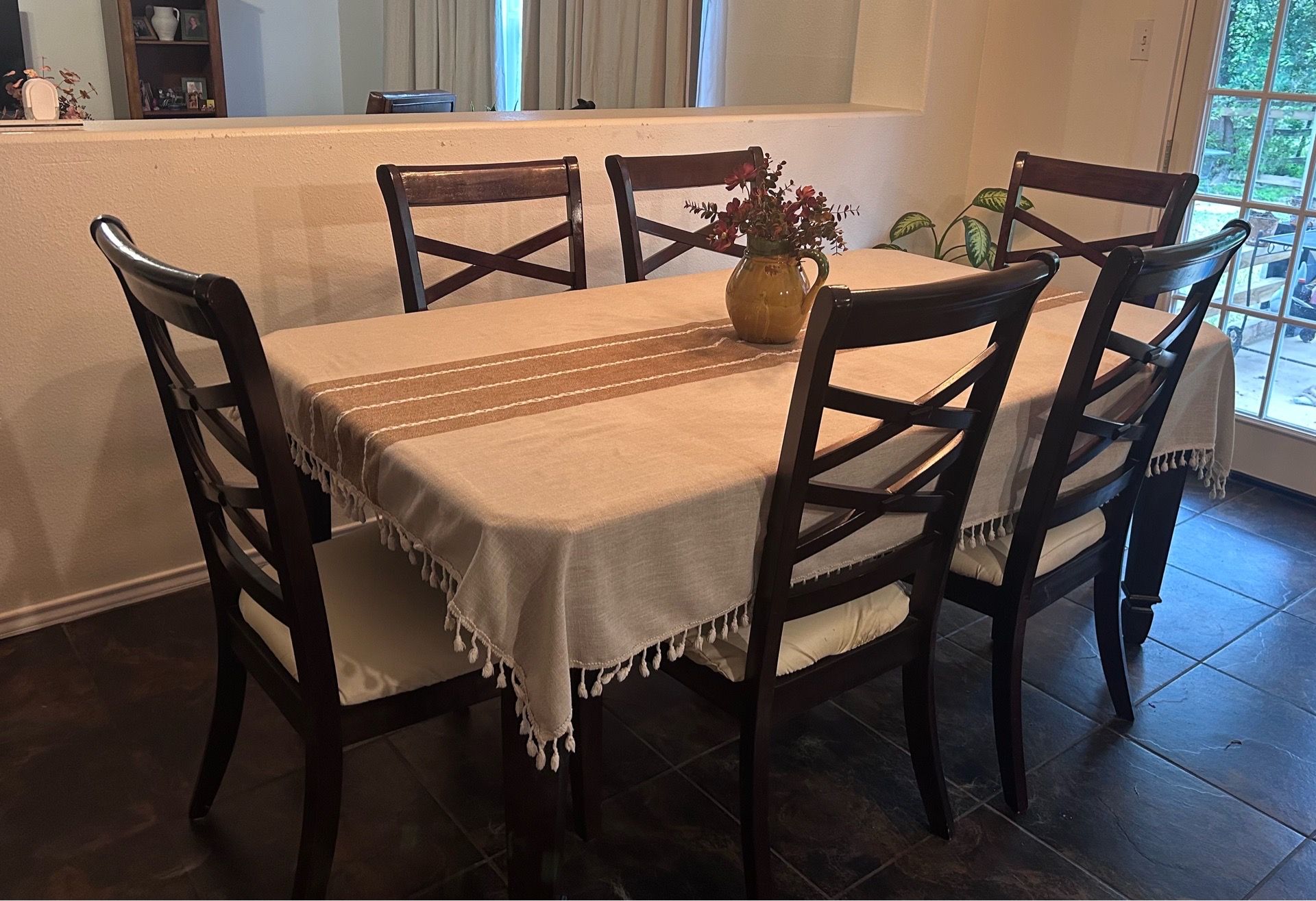 Kitchen table with 6 chairs