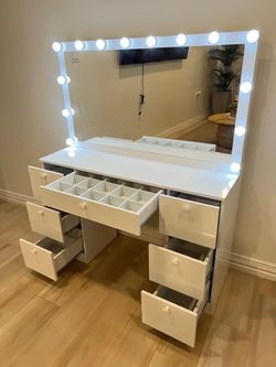 White Hollywood Vanity Desk with LED Mirror