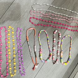 10 Girls Necklaces And 6 Chokers All For 8$ All Like New