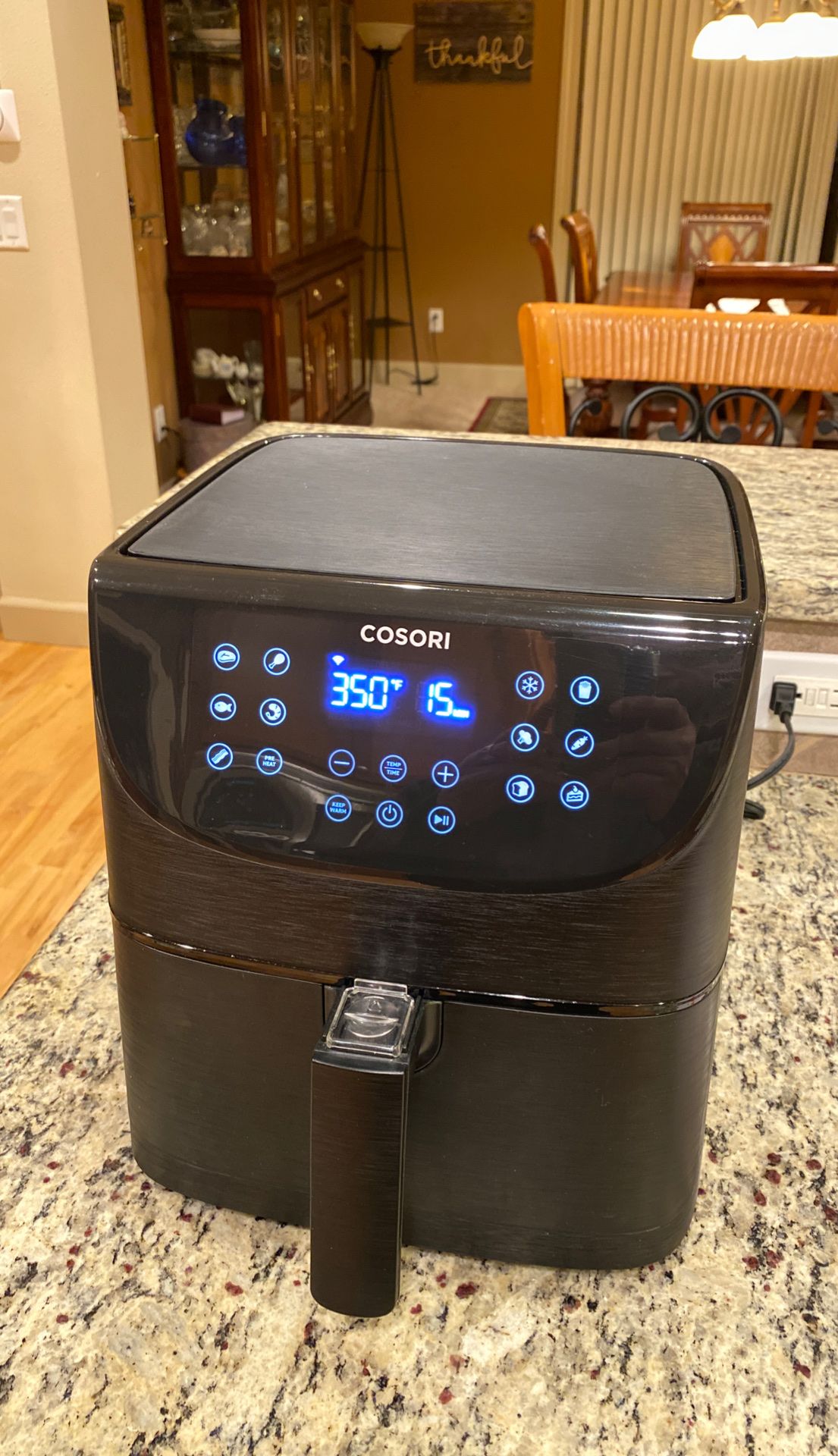 Condition 5.8 Qt. Air Fryer, like new. WiFi IoT model!