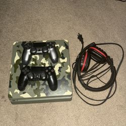 PS4 Slim 2 Controllers, Moniter