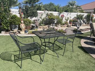 Outdoor Patio Dining Set With 2 Chairs And Table