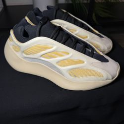 Adidas Yeezy 700 V3 Safflower - 5.5M