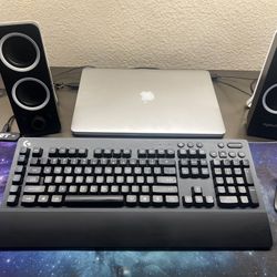 Gaming Set Up - Keyboard Mouse Speakers Mat 