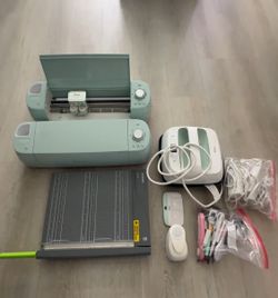 2 Cricut Explore Air 2 + Cricut EasyPress + Accesorios y Materiales Incluidos