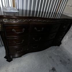 Solid Wood Bedroom Set Mirror Dresser Queen Bed Nigystand