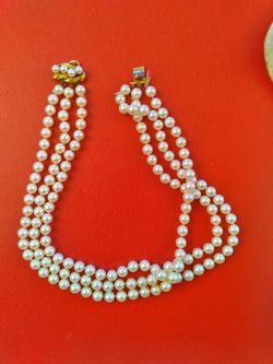 3-Strand Pearl Necklace in Red Chinese Pouch