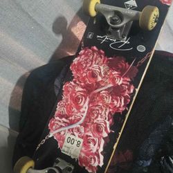 Tabla: Diseño "No Lies" de 7 capas de arce con gráfico de rosas.