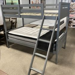 Twin / Twin Bunk bed 