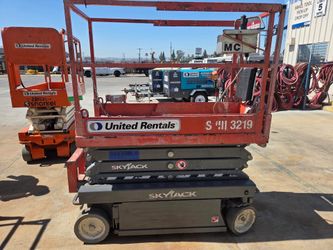 19’ Skyjack Scissor Lift