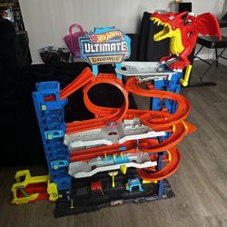 Hot Wheels City Ultimate Garage Playset