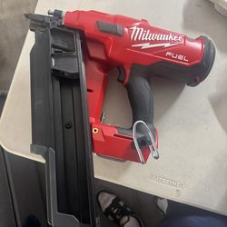 Milwaukee M18 Fuel 21° Framing Nailer