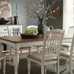 Crème Wood Dinning Table, Six Chairs & And a Hutch
