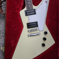 Gibson 70's Explorer, White Electric Guitar Original Factory W/case 