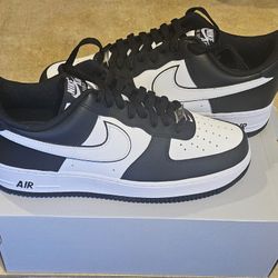 Nike Air Force 1 Low White Swoosh Panda