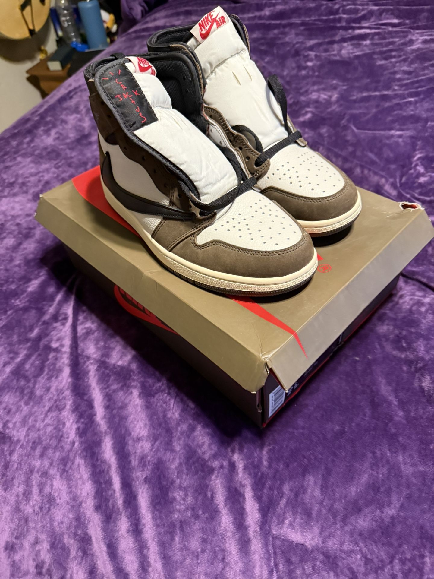 Travis Scott Jordan 1 High Mocha