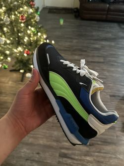 Mens Pumas Size 10