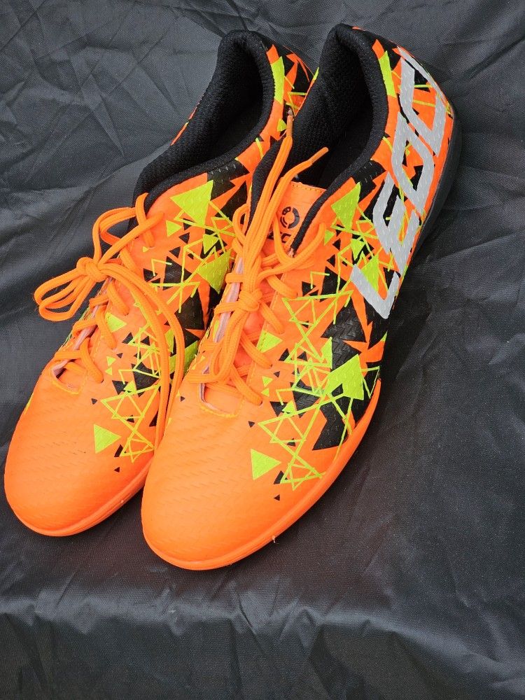 Leoci Indoor Soccer Turf Shoes Orange and Black New Without Tags Men's size 11.5
