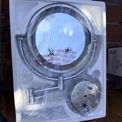 Wall mount magnifying mirror