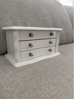 White, small jewelry box