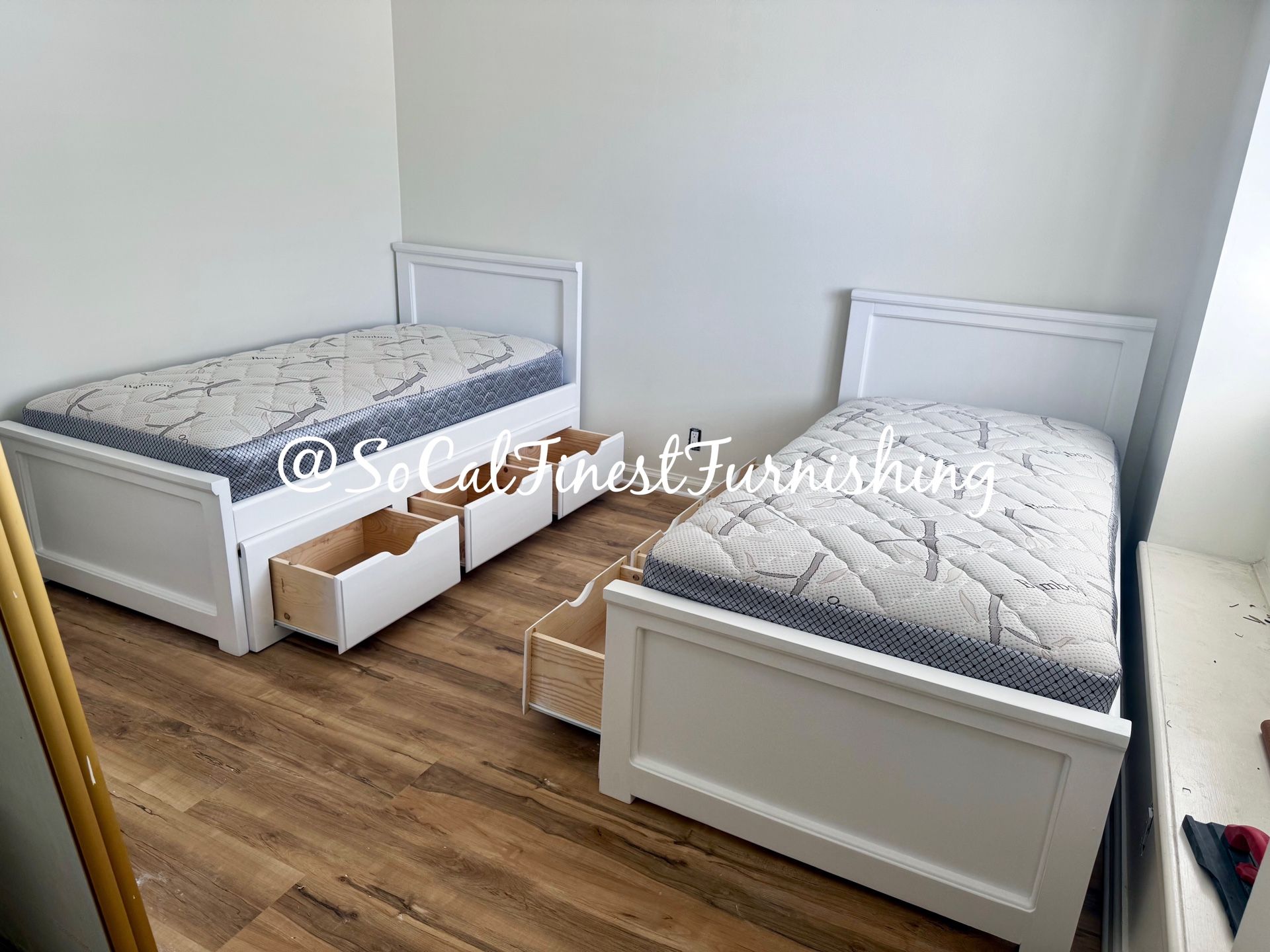 2 Twin Beds With Drawers And Mattress 