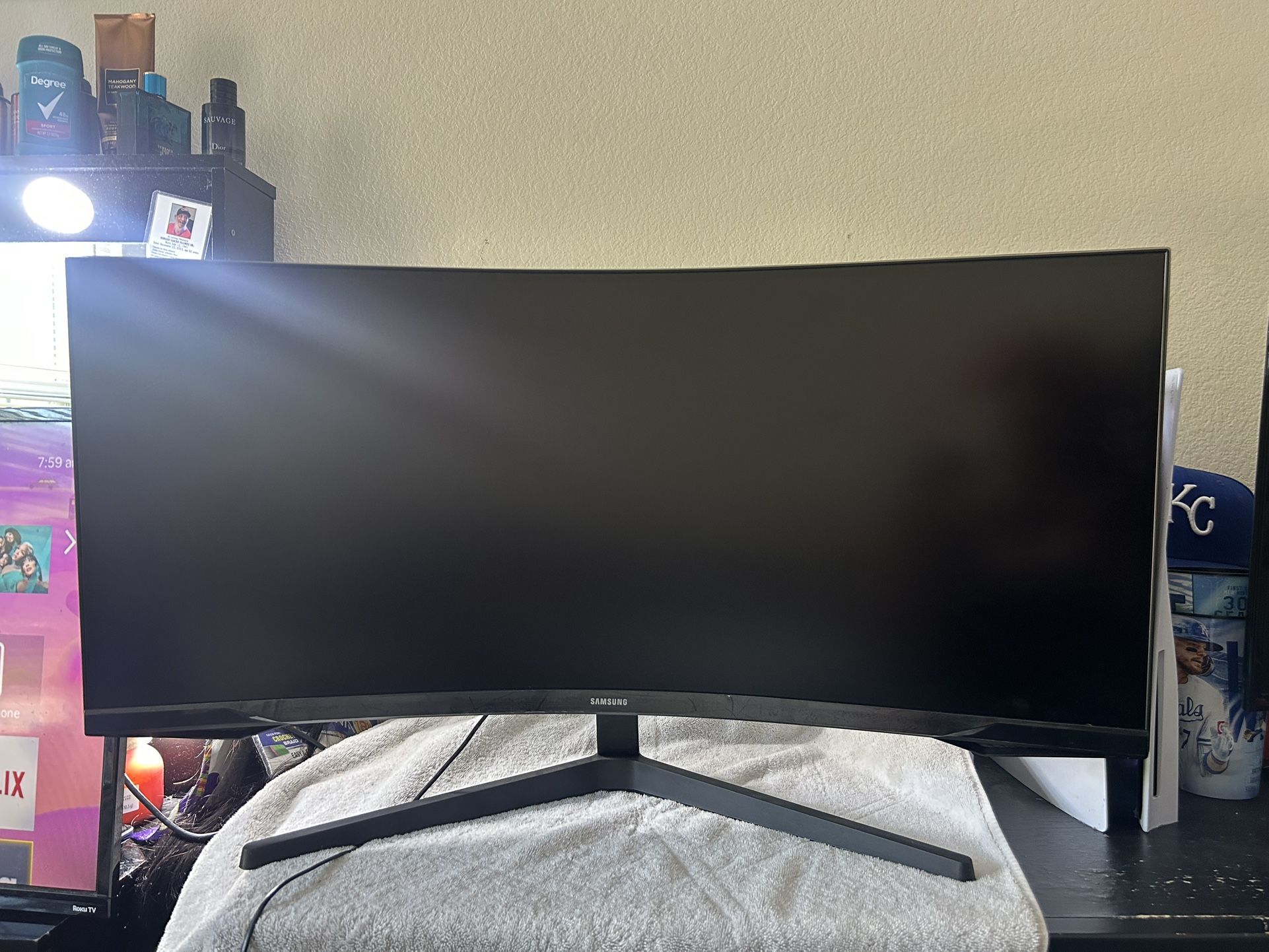34 Inch Samsung Odyssey G5 Curved Gaming Monitor-Black (Price Is Negotiable)