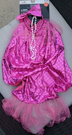 Costume