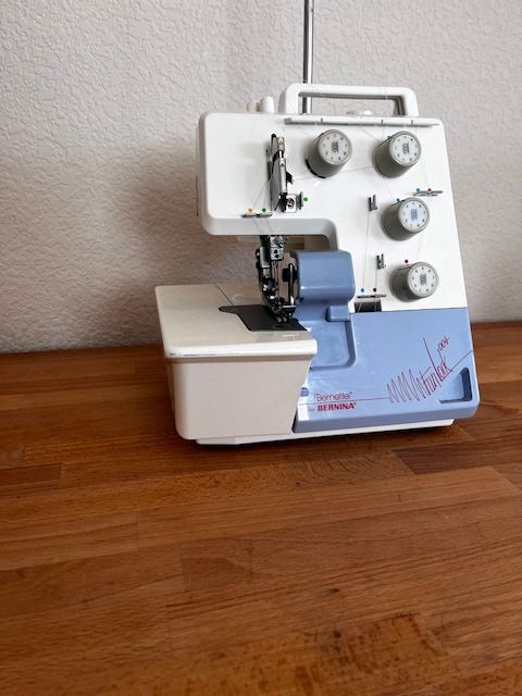 Serger Bernette Bernina Funlock 004