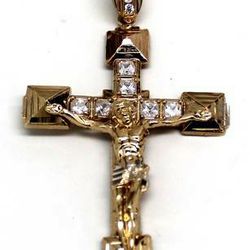 Mens 10K Crucifix Pendant