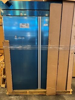 ❄️Scratch & Dent Hoshizaki RN2A-FS Steelheart 68" Two Section Roll In Refrigerator - 2 Left/Right Hinge Solid Doors, 115v❄️