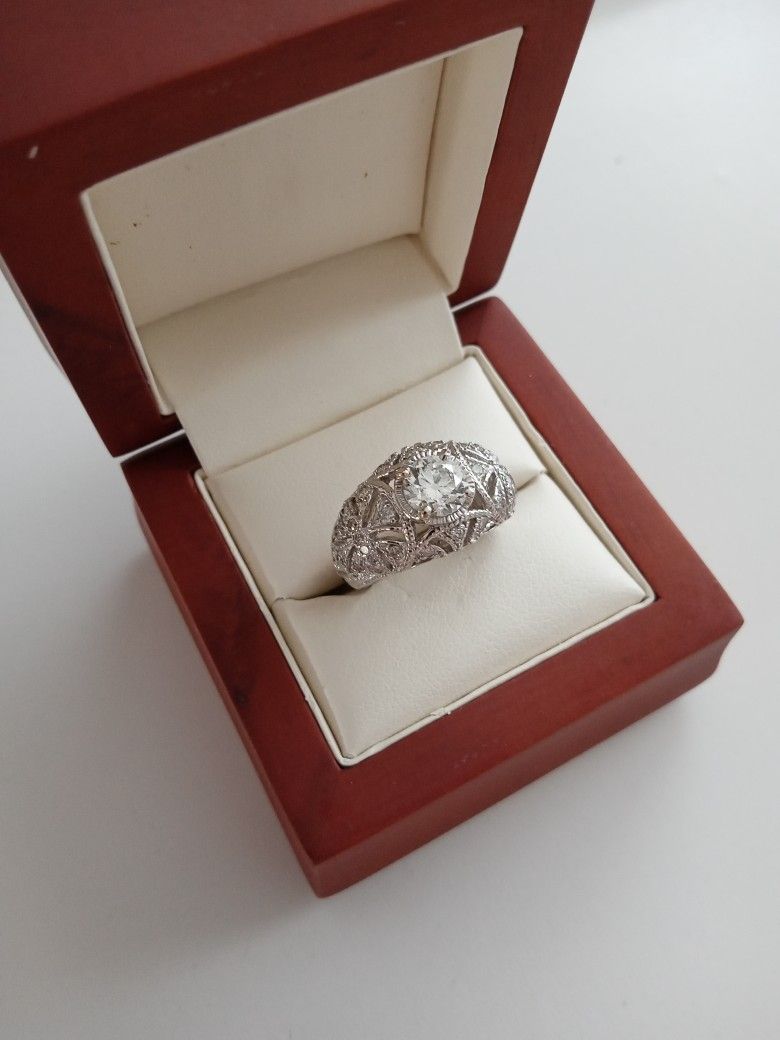 1.04 Carat On Antique Ladies Ring