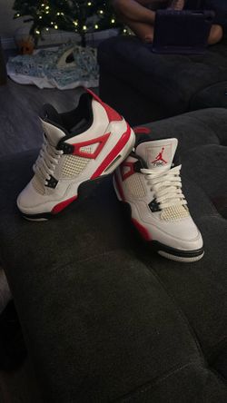 Air Jordan’s4. Force Fire Red 