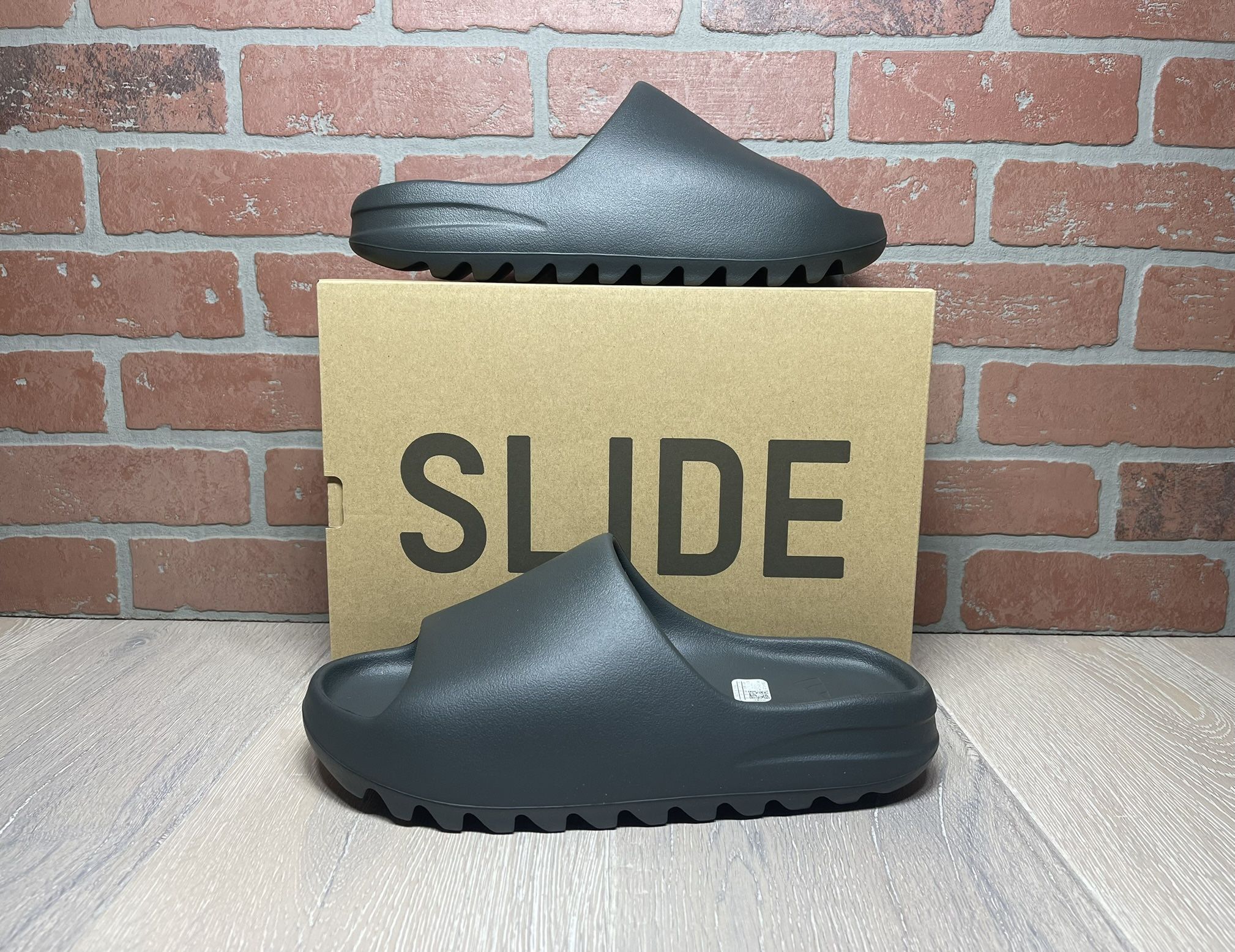 Adidas Yeezy Slide Dark Onyx