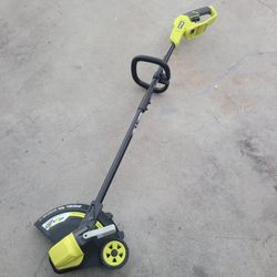 RYOBI
ONE+ 18V 13 in. Cordless Battery String Trimmer/Edger Weed Wacker (Tool Only)