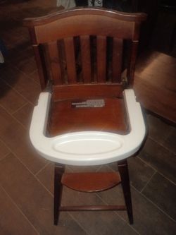 Very nice solid wood high chair