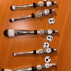 NEW ITEMS! HANDCRAFTED MAKEUP BRUSH SET!! $15