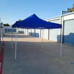 20x10 Pop Up Canopy Tent Portable Heavy Duty  Instant CanopiesBrand new in the box 

Heavy duty 

I have it in black,  white and blue color 

Located 