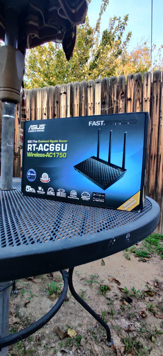 ASUS AC1750 (RT-AC66U) Wifi Router