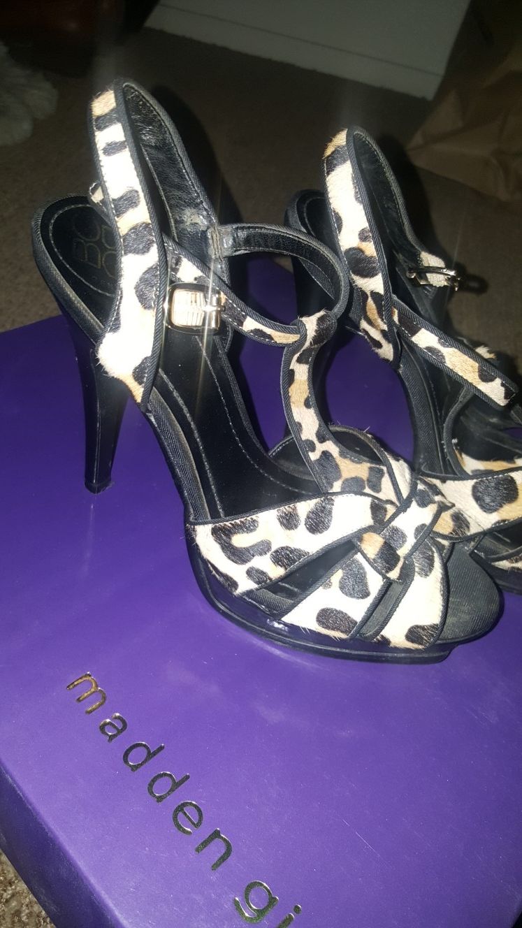 BCBG Heels Size 6