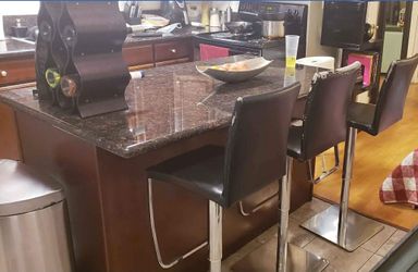 Bar stool