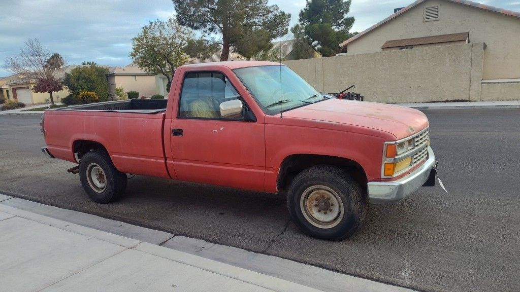 Parts ONLY off 88 Silverado 2500 2WD, Excellent Body, No Engine or Trans.
