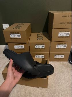YEEZY SLIDES