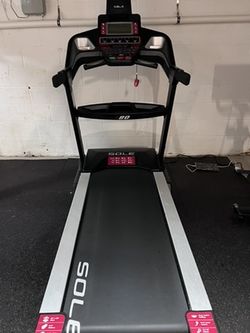 2021 Sole Fitness F80 Folding Treadmill Very Good Condition 51-200 Uses - Scotch Plains, NJ