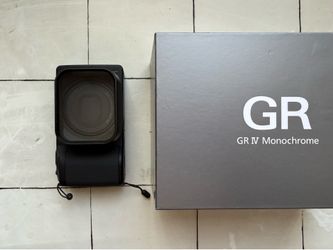 Ricoh GRIV Monochrome