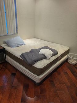 King size box spring and mattress in excellent condition