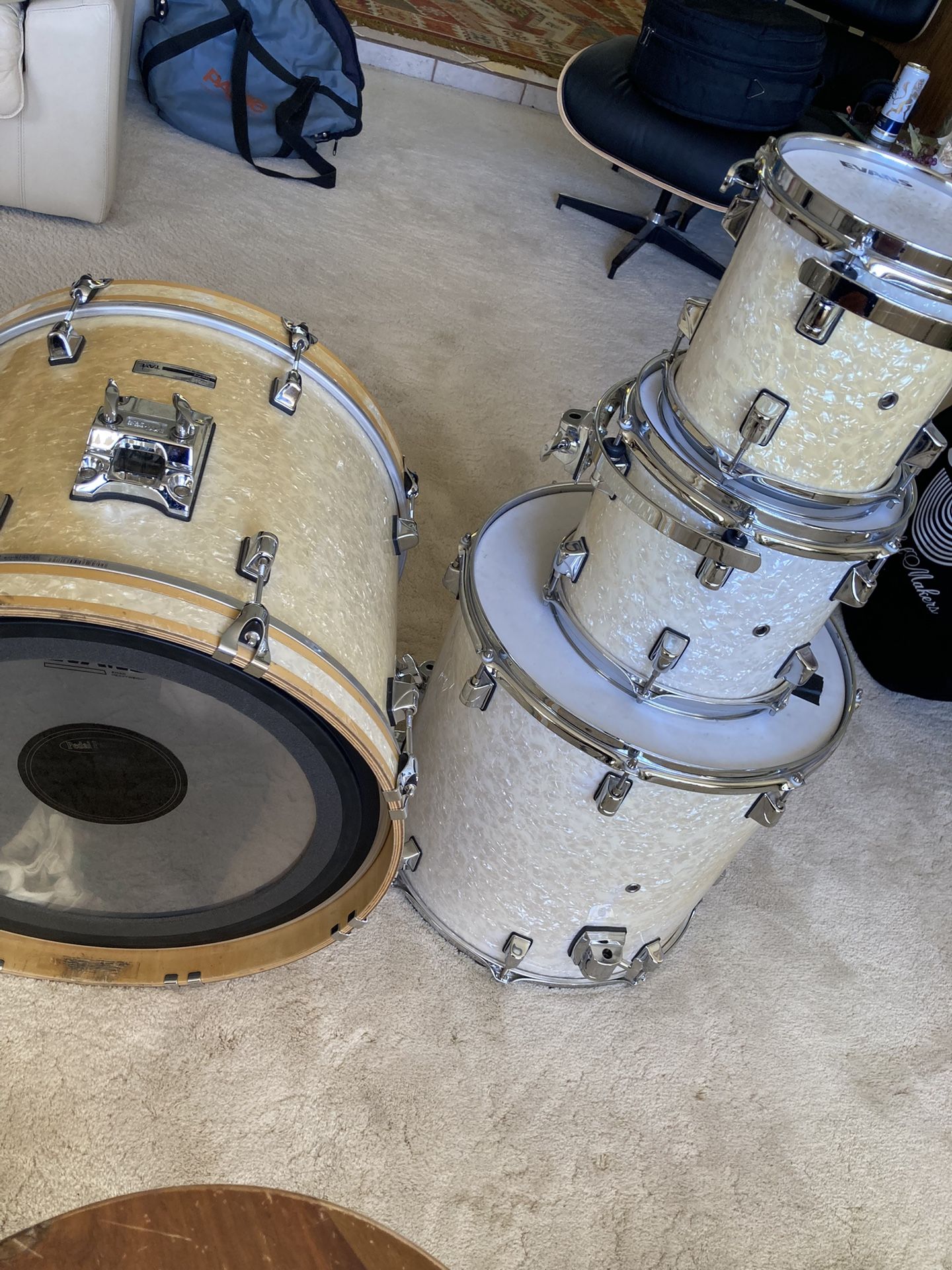 Taye™️ brand 4 piece drum outfit w/ new gig bags!